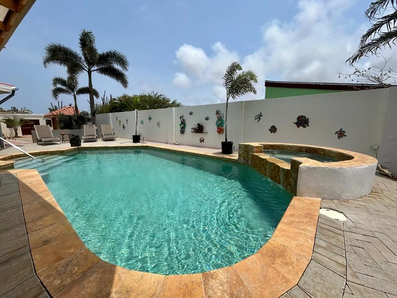 Paradera Palms Apt 1 location