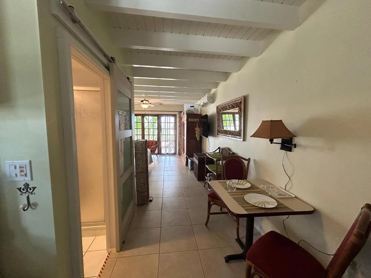 Paradera Palms Apt 1